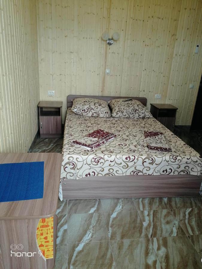 Orhidea Guest House Gagra Exterior photo